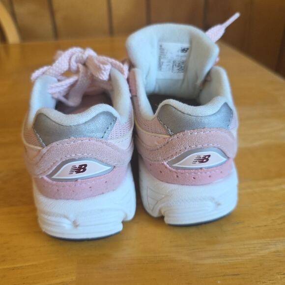New Balance 2002R Girls Toddler Athletic Shoes 'Pink Sand' IC2002SK Sz 9C - Picture 4 of 10